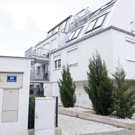 Modern Apartment With Tiny Garden Near City Center Wien Eksteriør billede