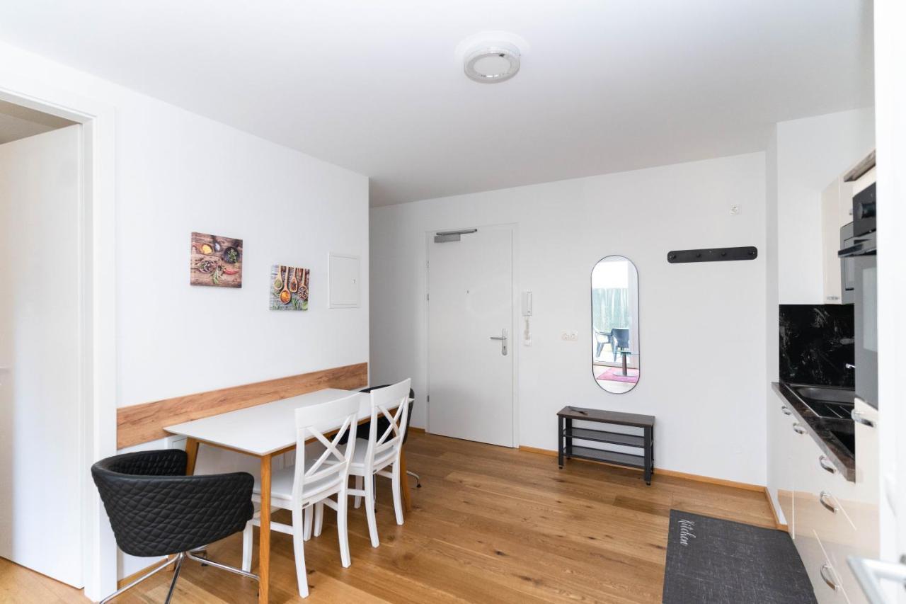 Modern Apartment With Tiny Garden Near City Center Wien Eksteriør billede